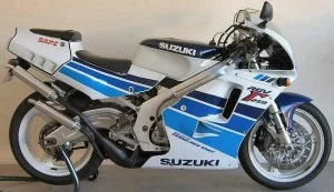 Suzuki RGV250 91  3
